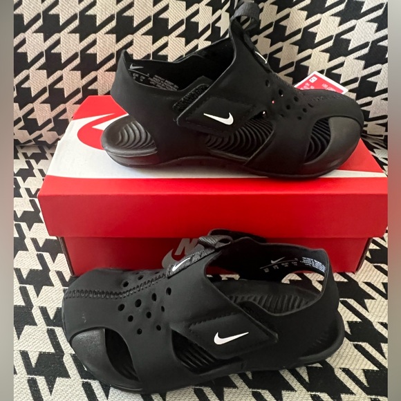 Nike Sunray Protect 2- Size 8c - Picture 1 of 7